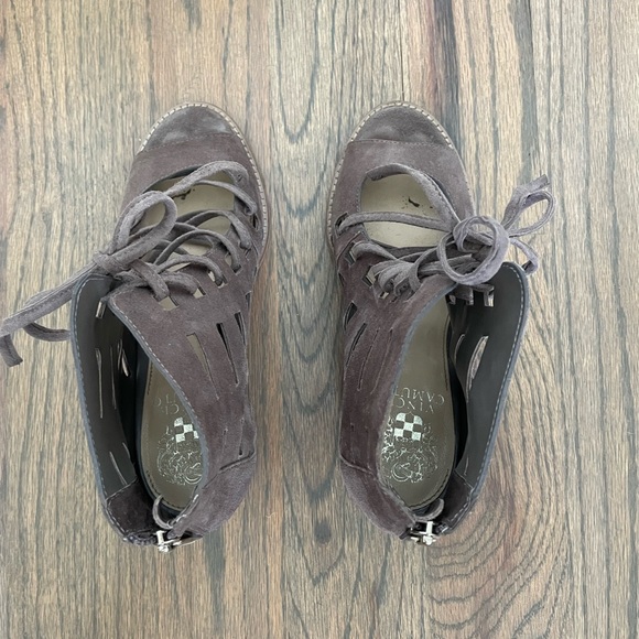 Vince Camuto open toe lace up heels - Picture 4 of 4